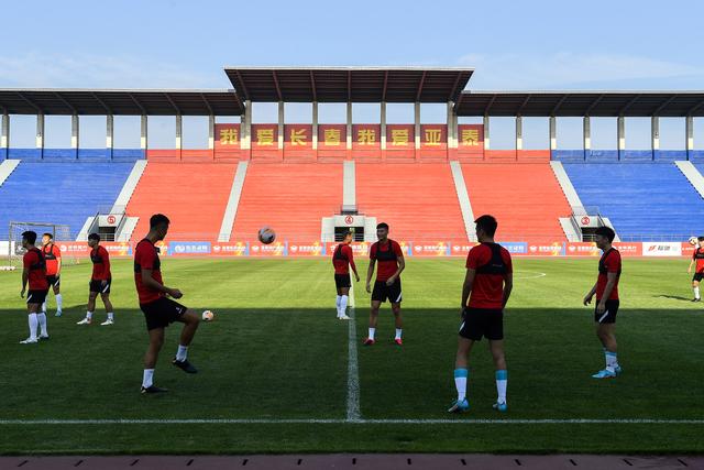 王哲林41+9上海胜天津 程帅澎18分浙江胜宁波