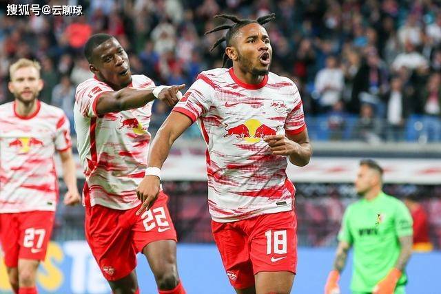 郑钦文2比1逆转战胜肯宁 收获红土赛季“开门红”
